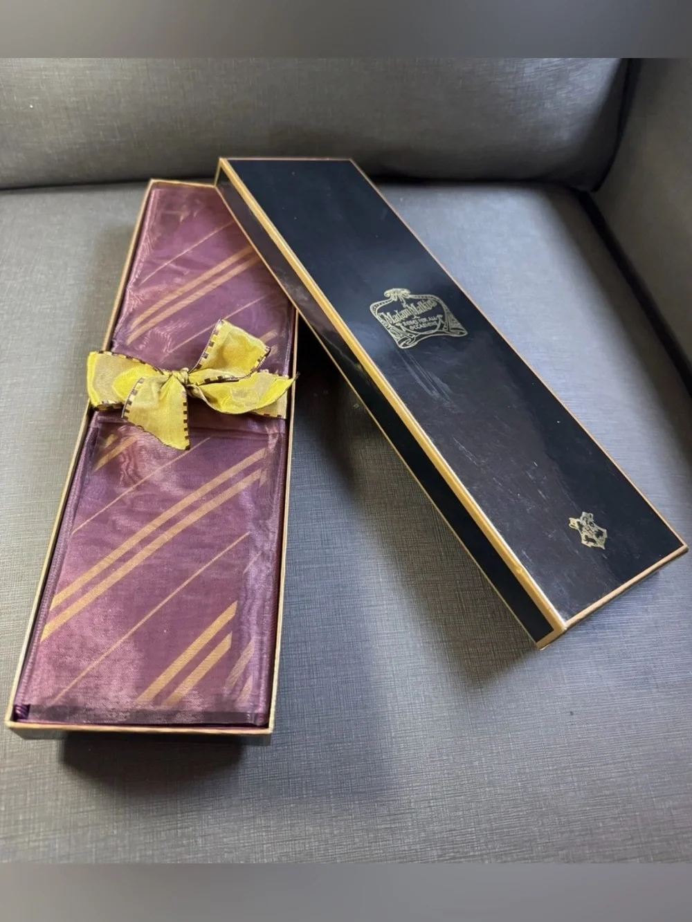 Harry Potter Gryffindor Tie Madam Malkin Warner Bros Licensed w/ Box